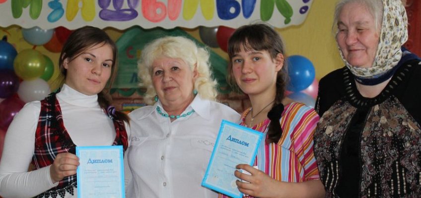 Вручение дипломов воспитанницам нашего детского дома "Светоч"